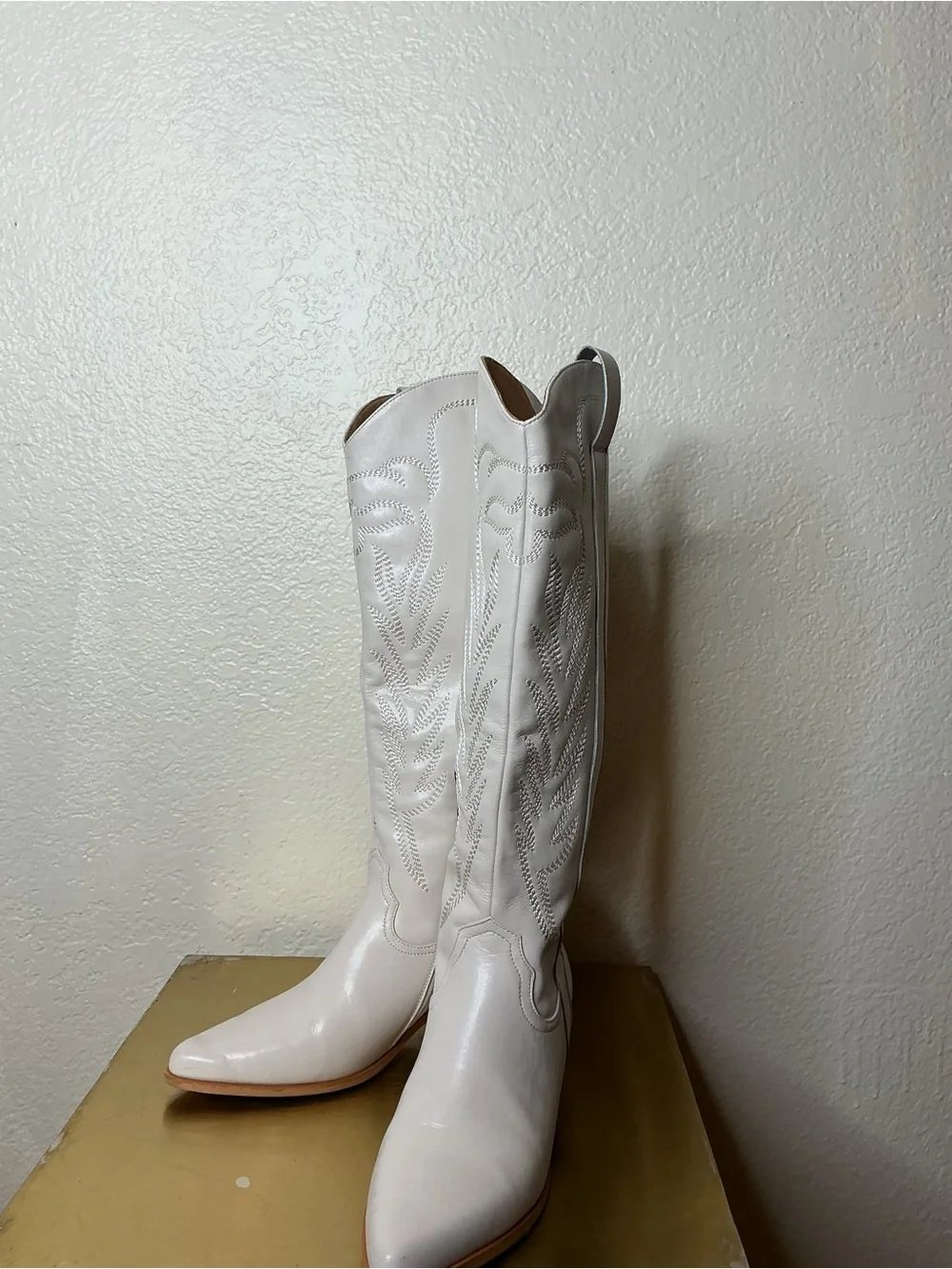 White Women's Leather Knee-High Western Boots